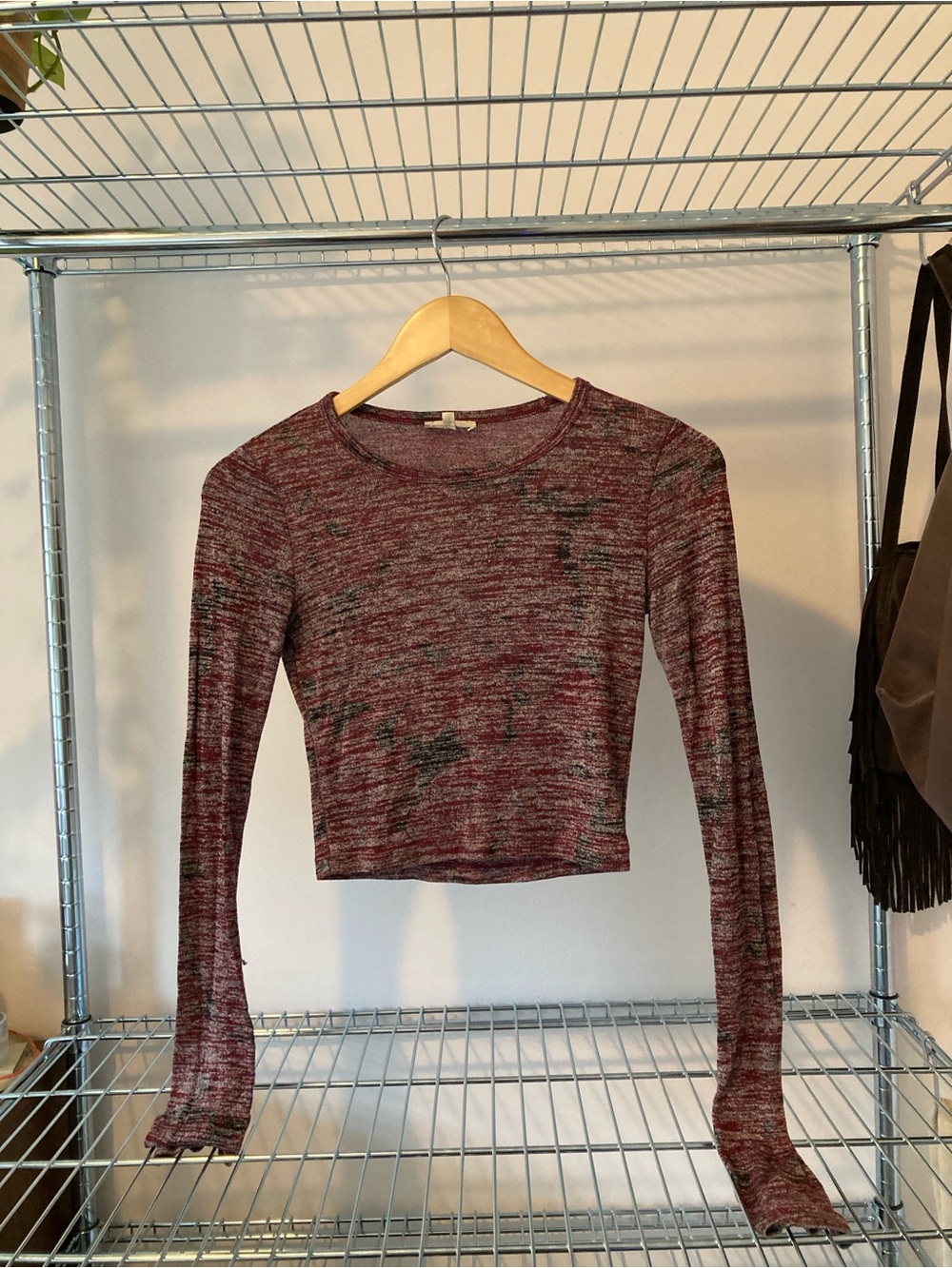 Wilfred Marled Long-Sleeve Crop Top in Burgundy Mix